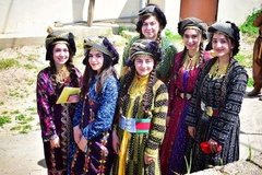Chaldean-Clothes-3